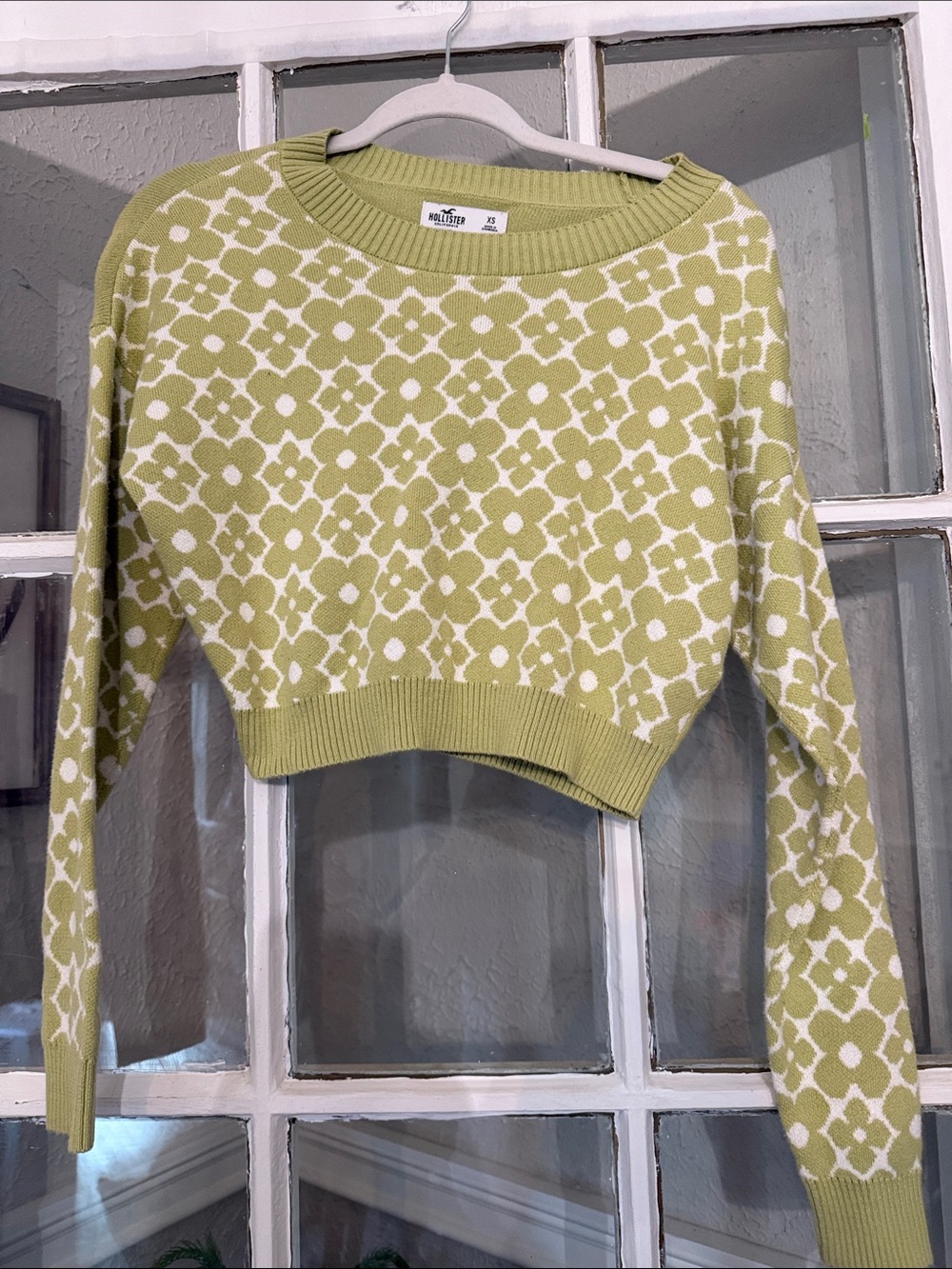 Hollister Green & White Patterned Cropped Sweater